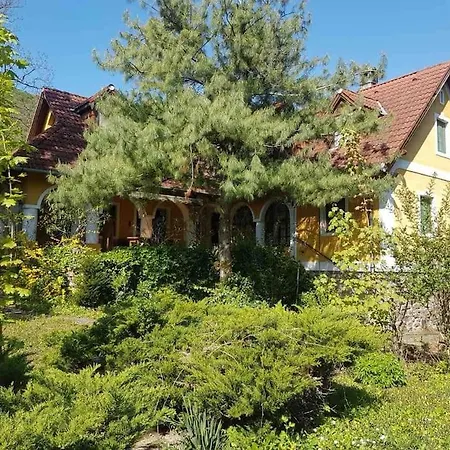 Holiday home Kertbol A Hegyre Nyaralohaz