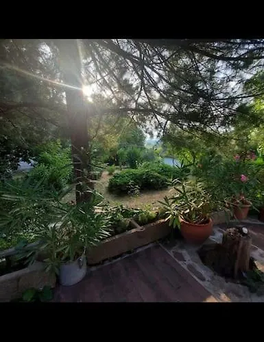 Kertbol A Hegyre Nyaralohaz בית נופש Mindszentkálla