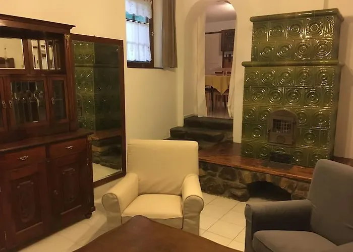 Kertbol A Hegyre Nyaralohaz *