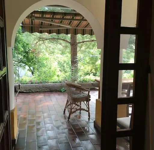 Kertbol A Hegyre Nyaralohaz בית נופש Mindszentkálla