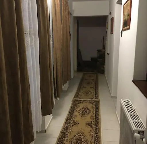 Kertbol A Hegyre Nyaralohaz *