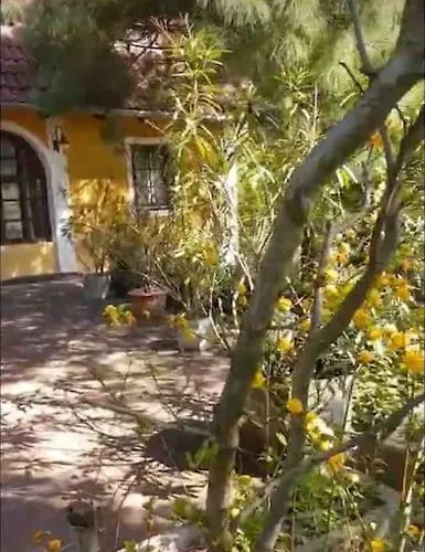 Kertbol A Hegyre Nyaralohaz בית נופש Mindszentkálla